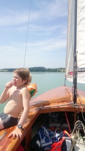 Auf dem Boot bei Flaute